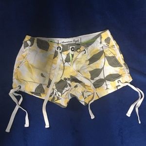 American Eagle yellow shorts size 0